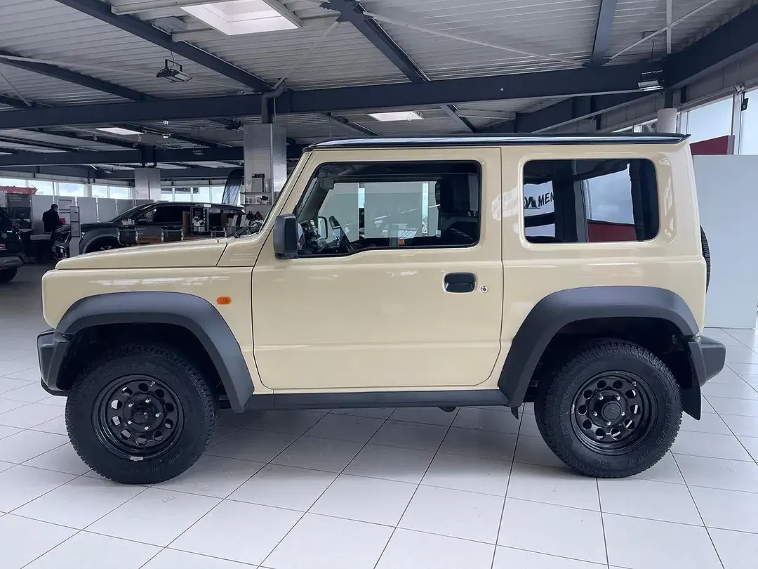 Suzuki Jimny 1.5 AllGrip Comfort - Thumbnail 3