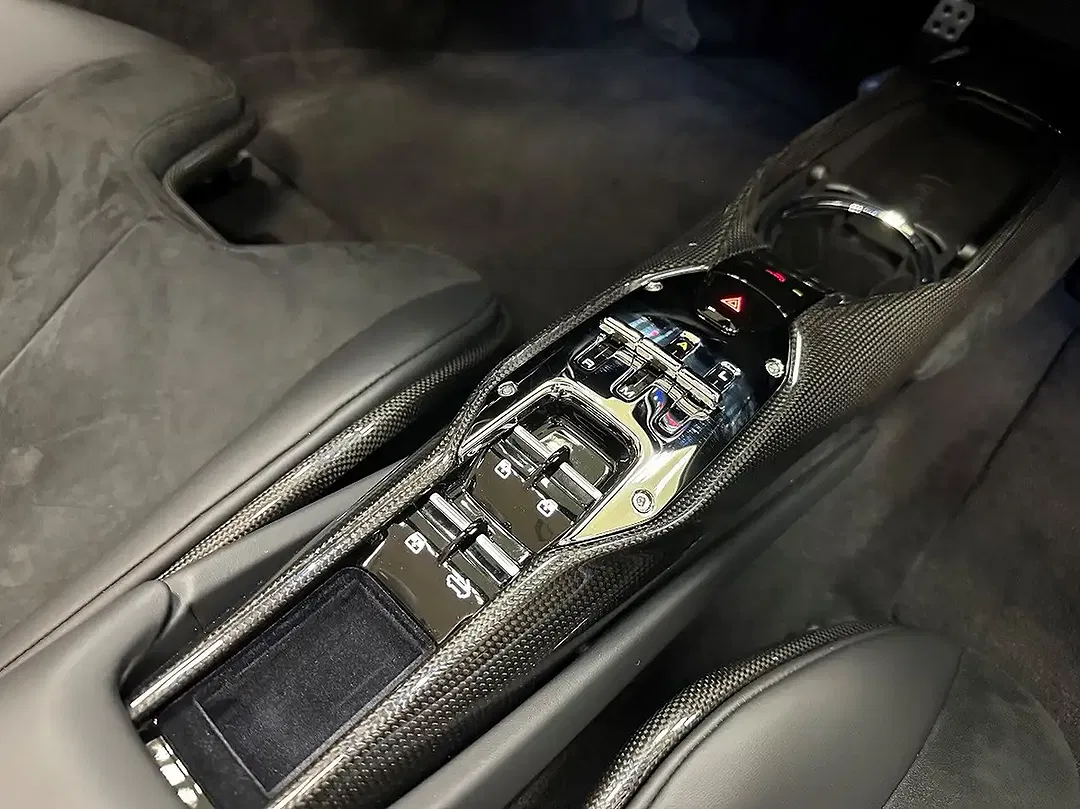 Ferrari 296 GTS - foto 15