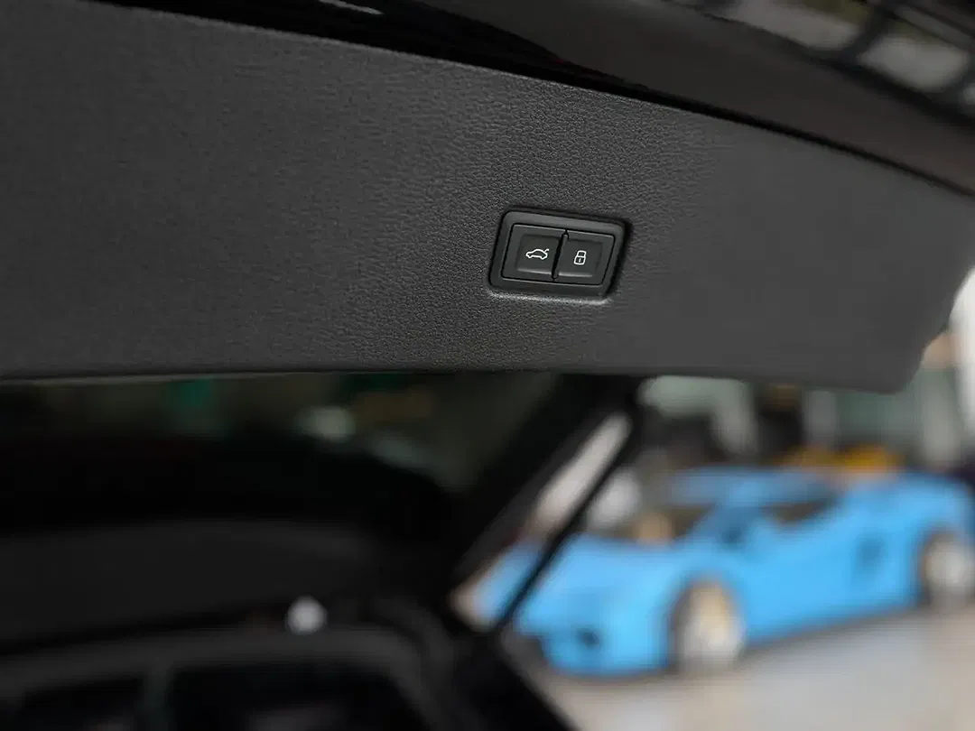 Audi RS Q8 4.0 TFSI quattro Matrix LED - Thumbnail 10