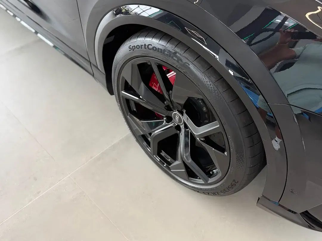 Audi RS Q8 4.0 TFSI quattro Matrix LED - Thumbnail 3