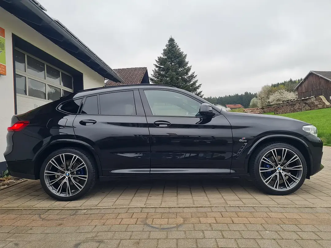 BMW X4 M - Thumbnail 4