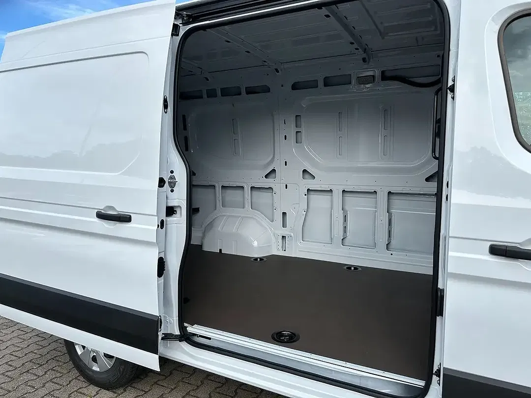Nissan Interstar 3.5t L2H2 N-Connecta - Thumbnail 4