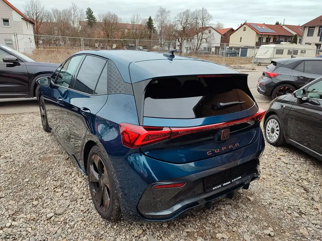 CUPRA Born - Thumbnail 3
