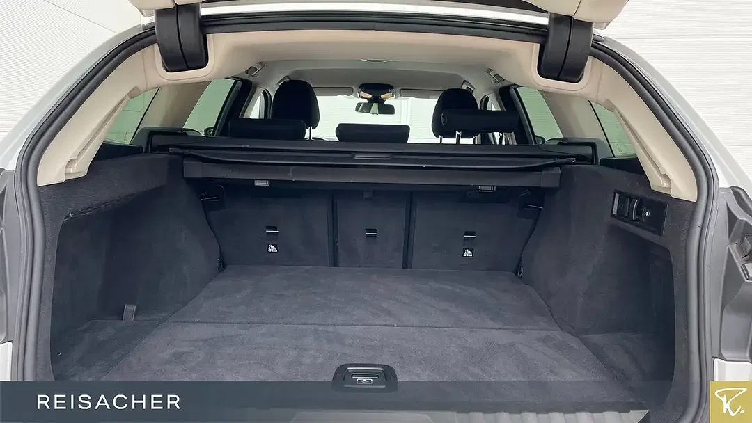 BMW 330 xDrive Advantage - Thumbnail 10