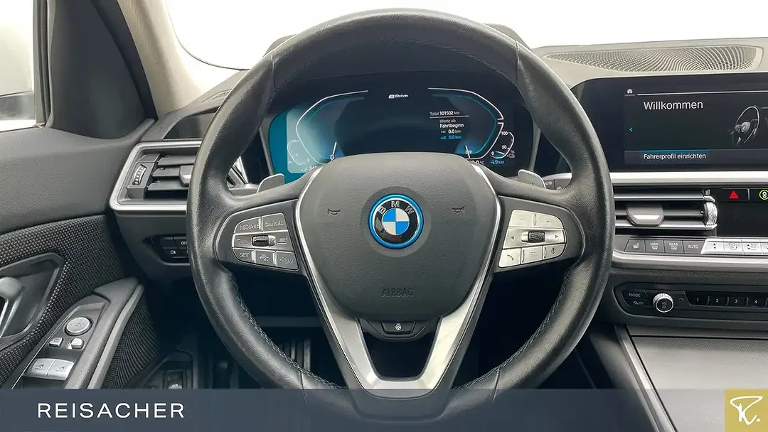 BMW 330 xDrive Advantage - Thumbnail 5