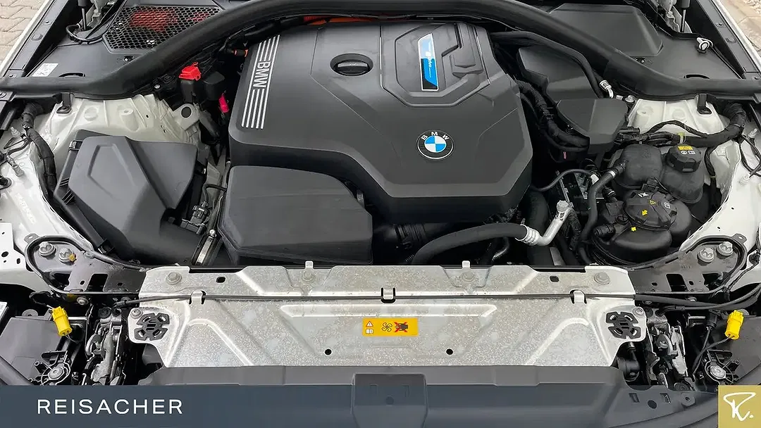 BMW 330 xDrive Advantage - Thumbnail 7