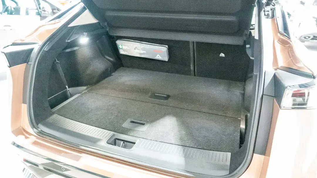 Nissan Ariya - Thumbnail 12