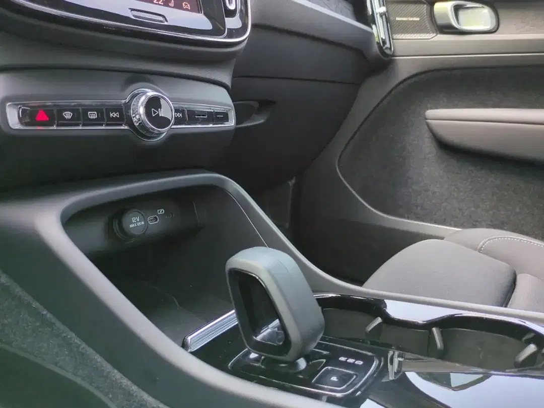 Volvo C40 eAWD Recharge Ultimate - Thumbnail 27