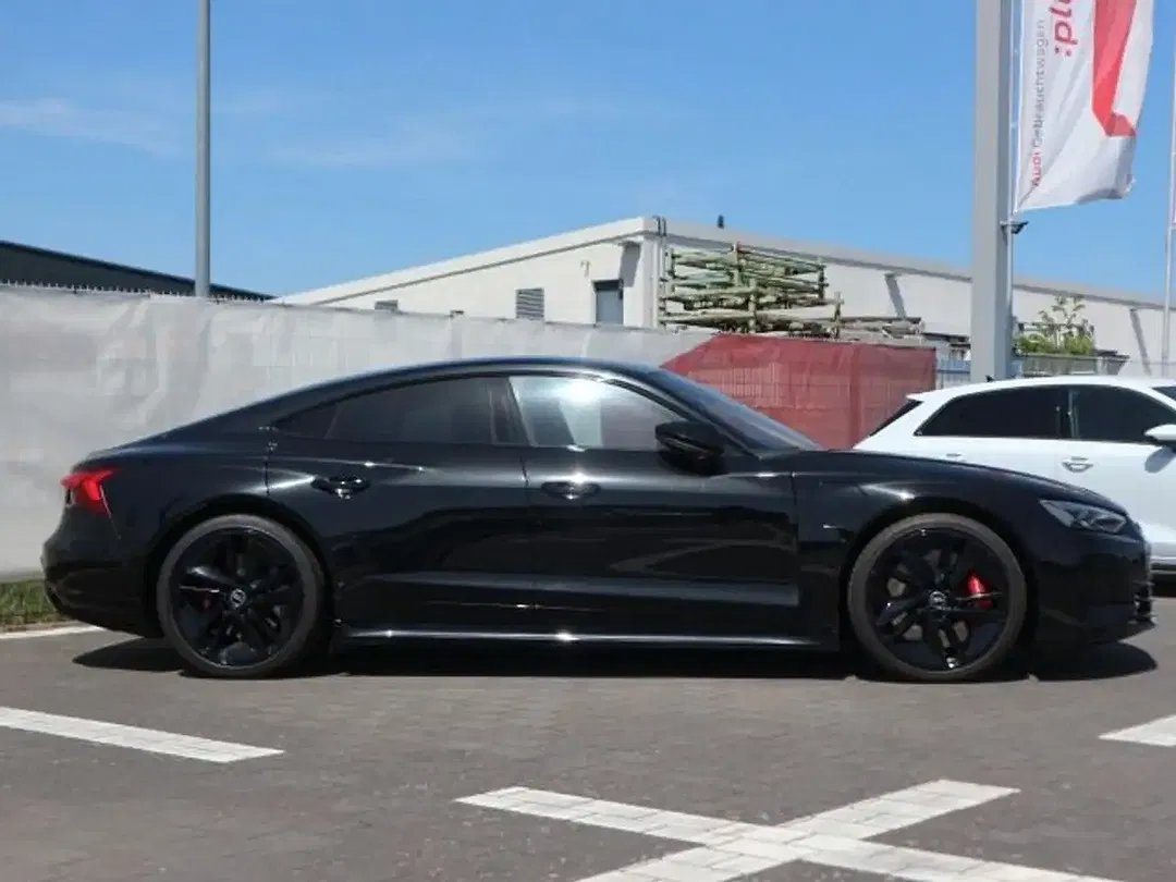 Audi RS e-tron GT quattro - Thumbnail 3