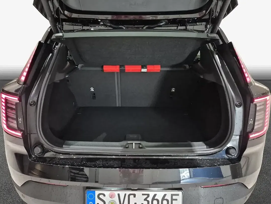 Volvo EX30 Extended Range Edition - Thumbnail 12