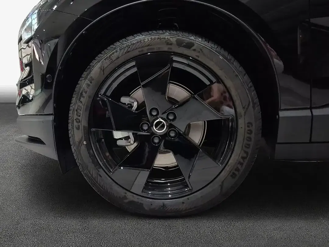Volvo EX30 Extended Range Edition - Thumbnail 14