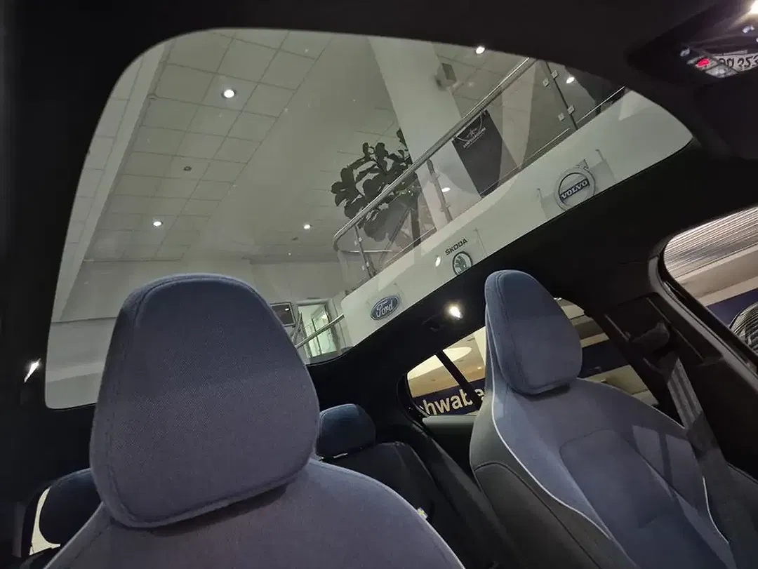 Volvo EX30 Extended Range Edition - Thumbnail 17