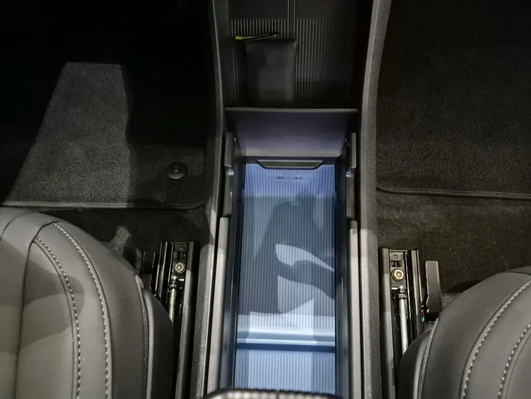 Volvo EX30 Extended Range Edition - Thumbnail 18