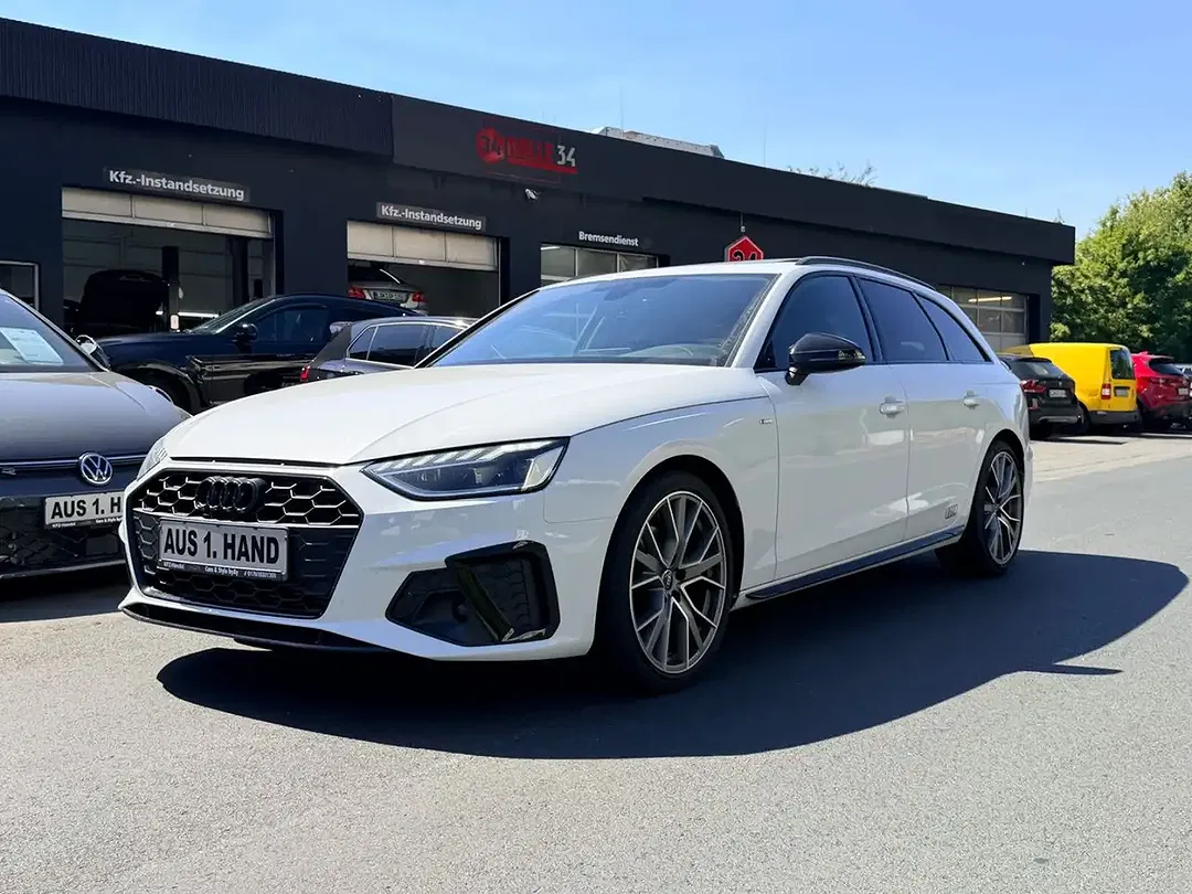Audi A4 35 TFSI Avant S line - Thumbnail 1