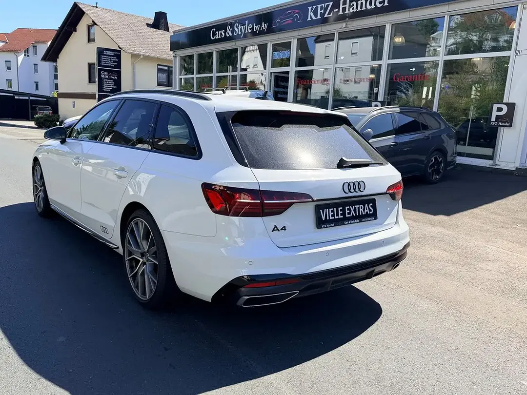 Audi A4 35 TFSI Avant S line - Thumbnail 2