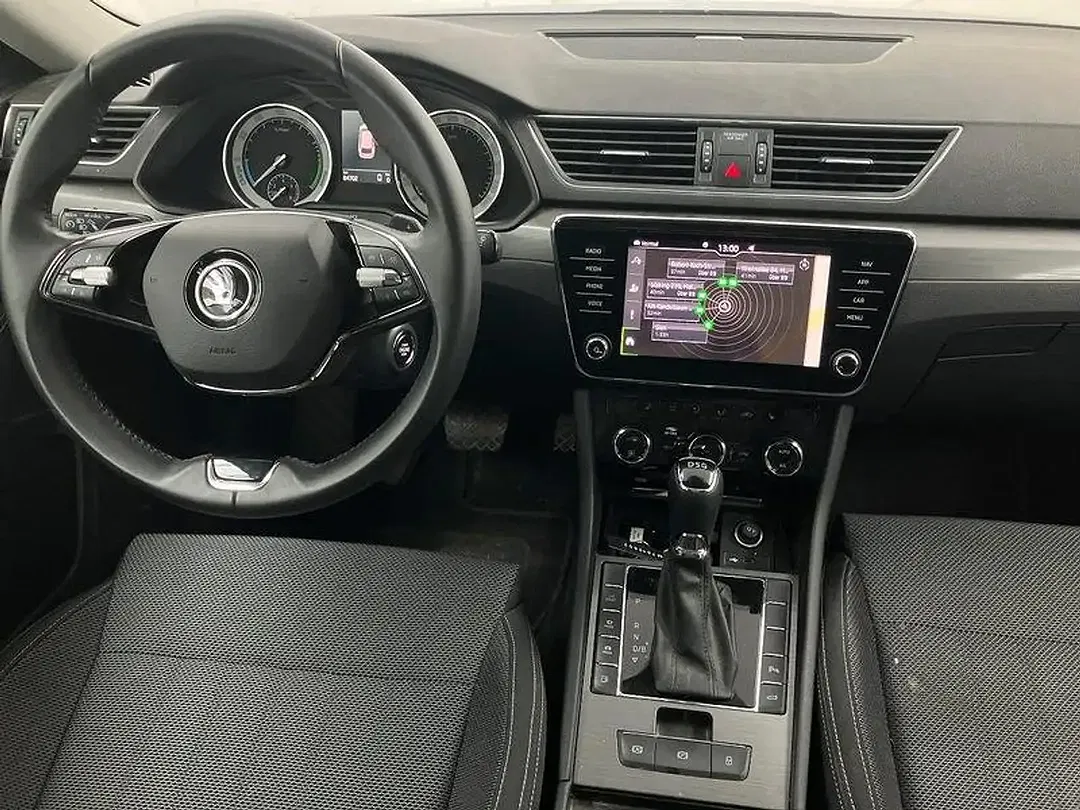 Skoda Superb 1.4 TSI iV DSG AUT Combi Style - Thumbnail 6