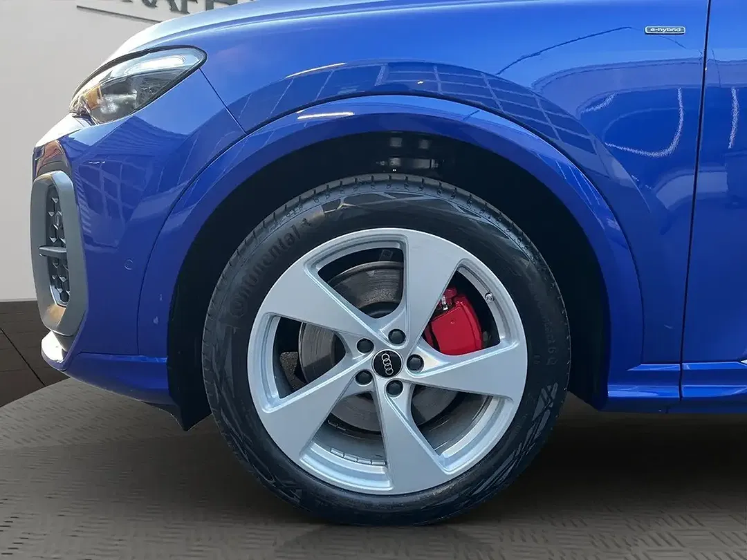 Audi Q5 quattro - Thumbnail 3