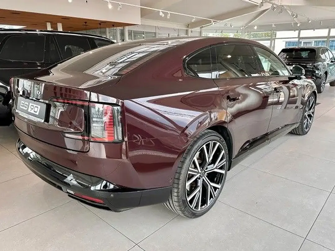 Volvo ES90 Single Motor Extended Range Ultra - Thumbnail 3