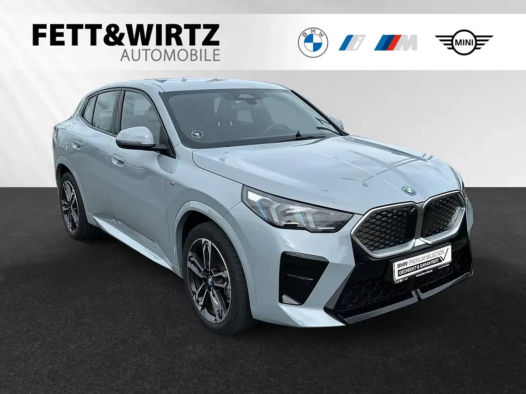 BMW iX2 eDrive M - foto 1