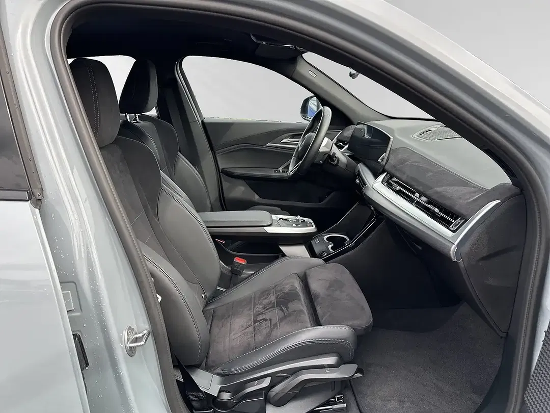 BMW iX2 eDrive M - Thumbnail 5
