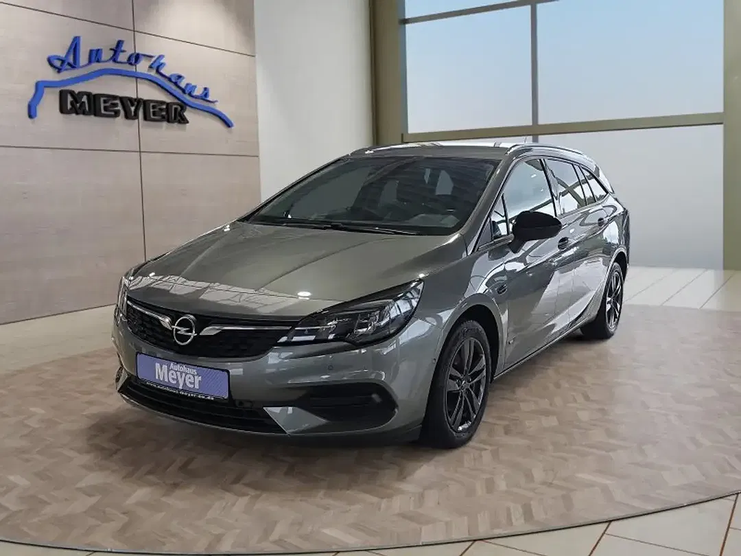 Opel Astra 1.2 - foto 1