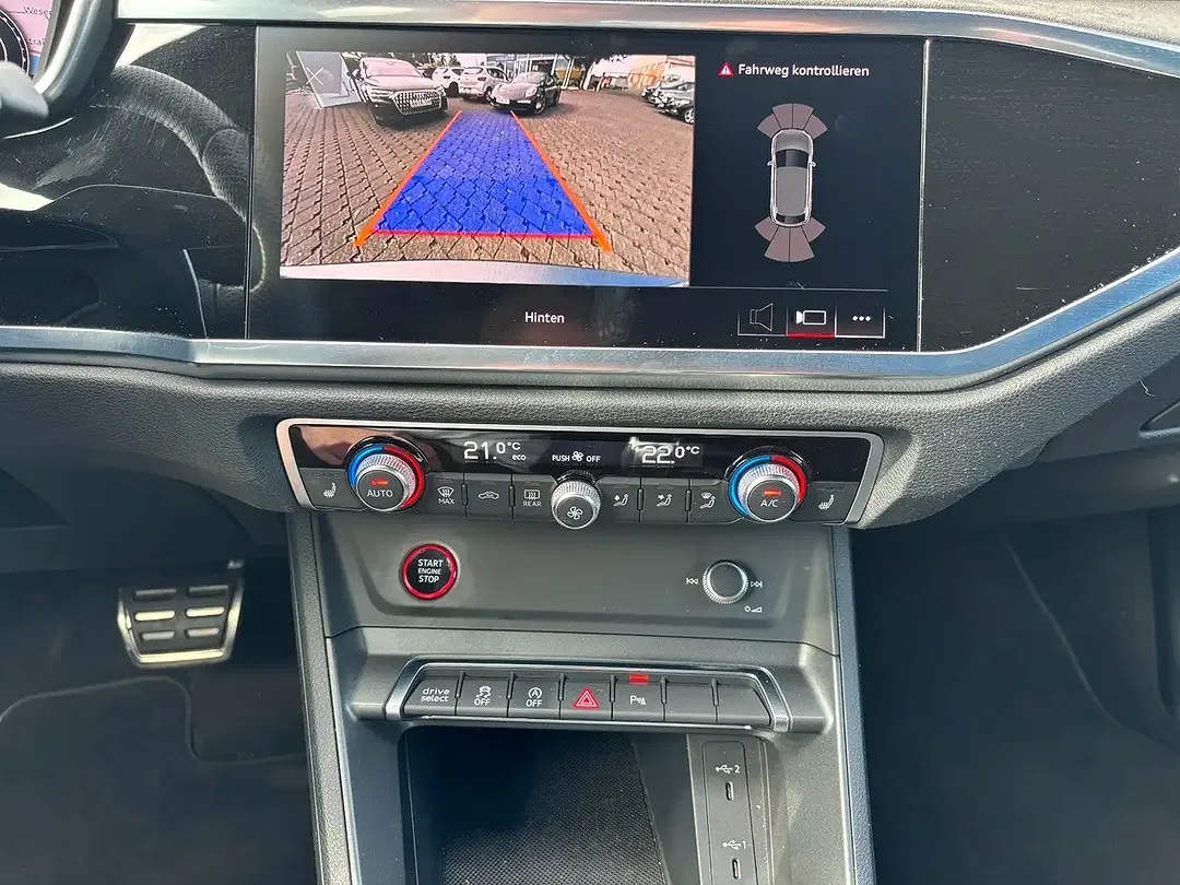 Audi RS Q3 Matrix LED Sportback - Thumbnail 13