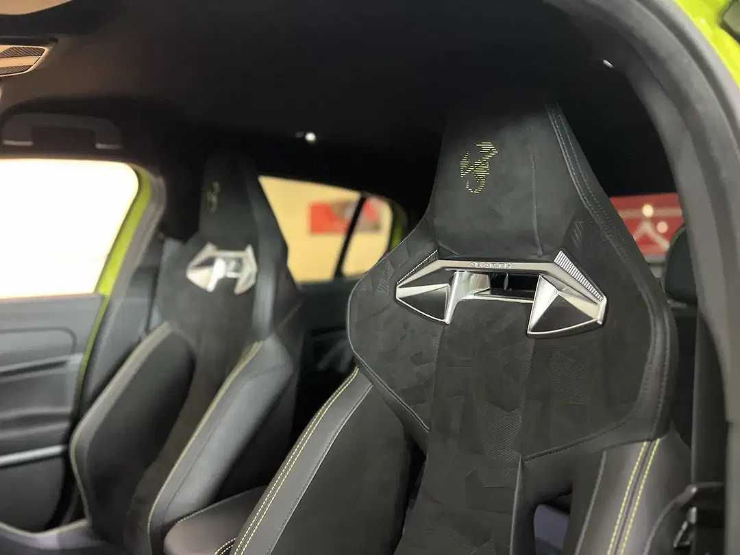 Abarth 500e Scorpionissima - Thumbnail 14