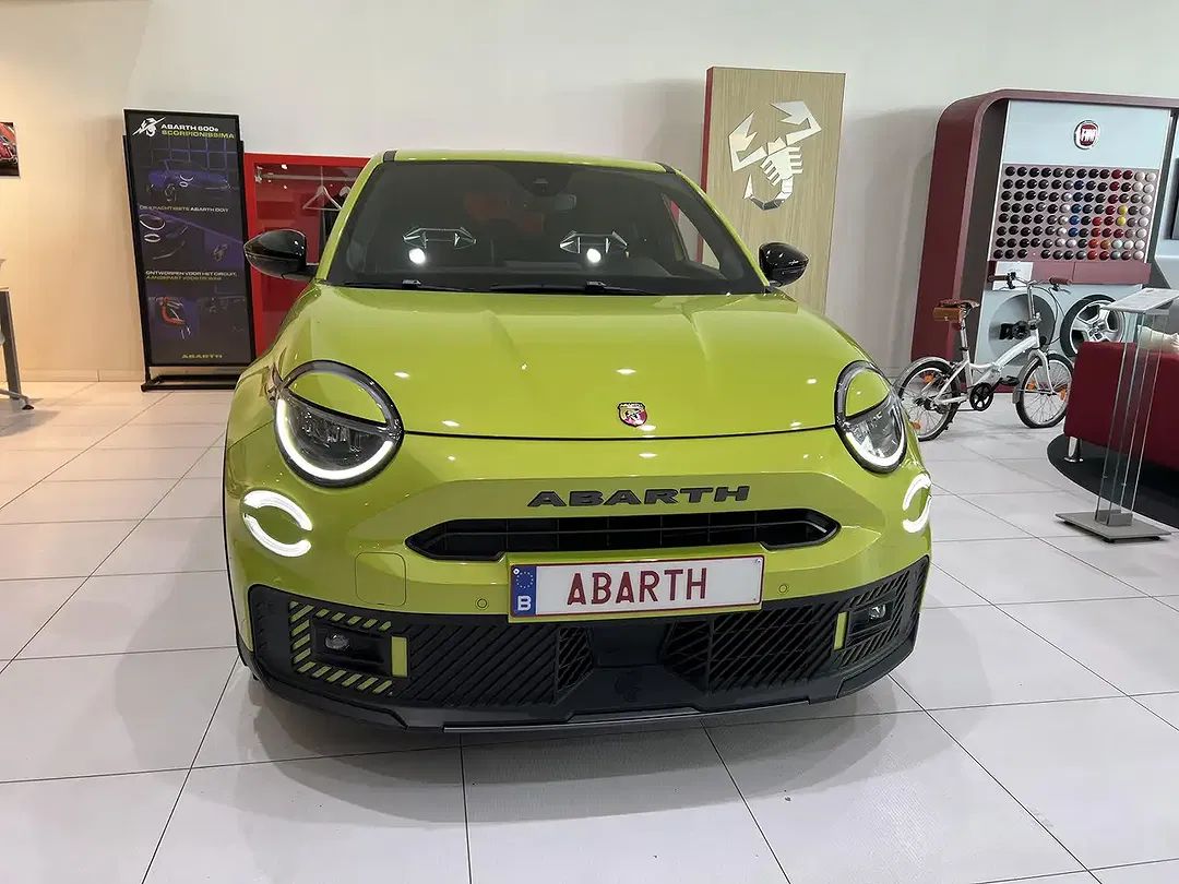 Abarth 500e Scorpionissima - foto 2