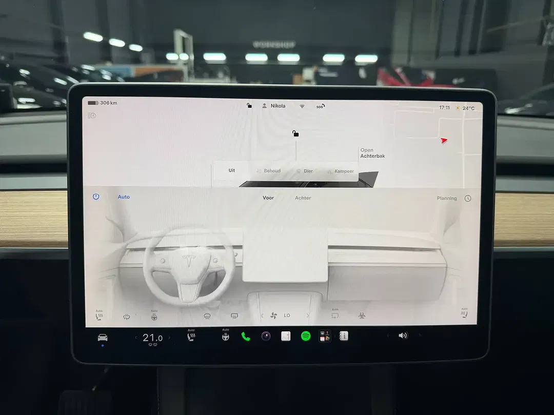 Tesla Model Y RWD Premium - Thumbnail 17