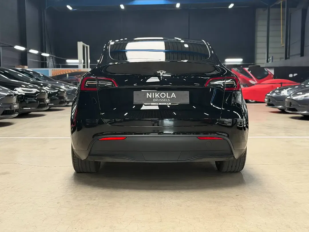 Tesla Model Y RWD Premium - Thumbnail 3