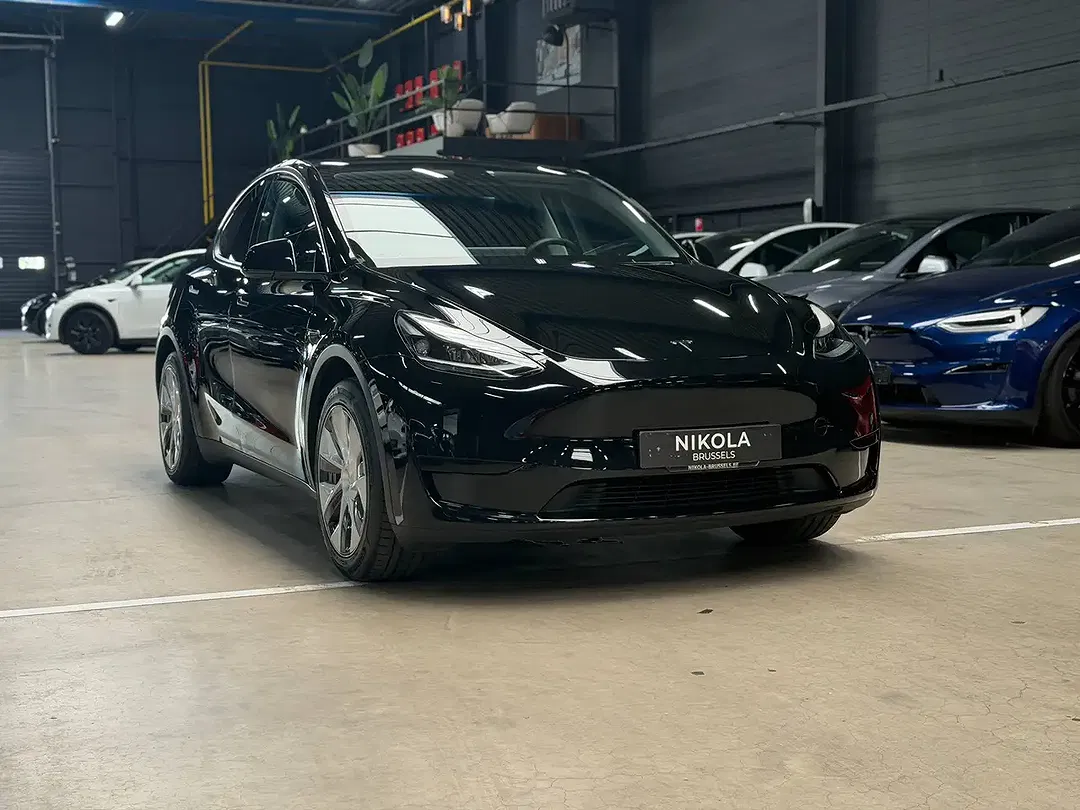 Tesla Model Y RWD Premium - Thumbnail 5