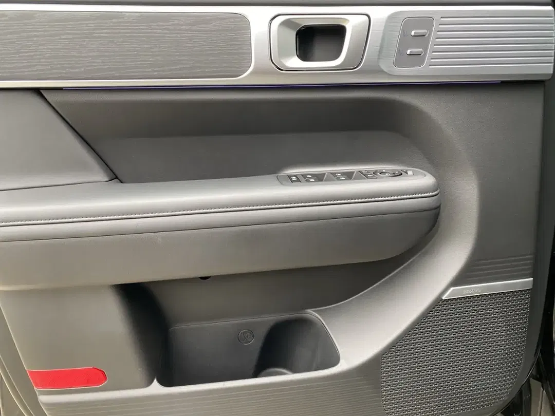Hyundai SANTA FE Hybrid 4WD Intro - Thumbnail 14