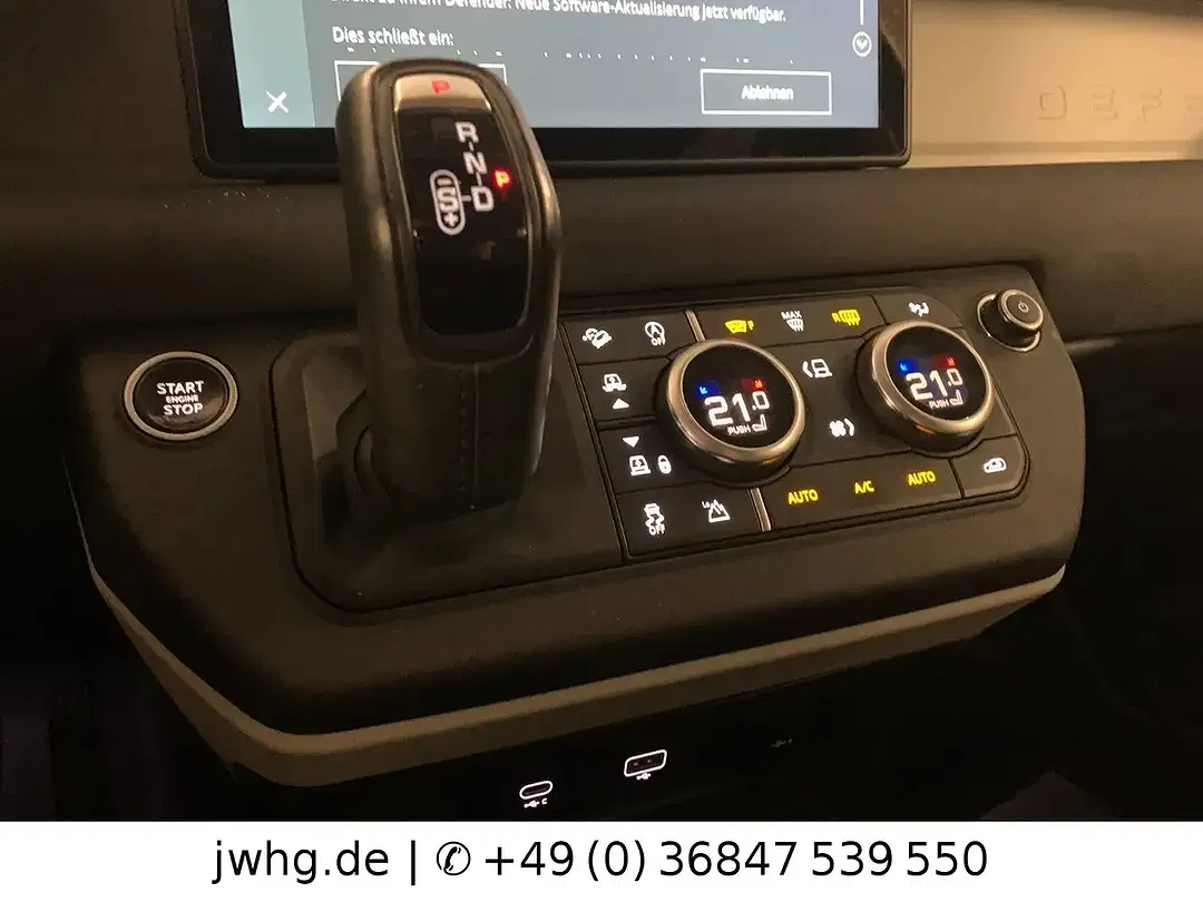 Land Rover Defender 110 - Thumbnail 10