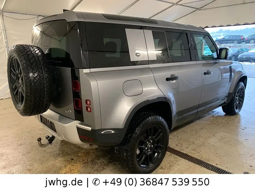 Land Rover Defender 110 - Thumbnail 4