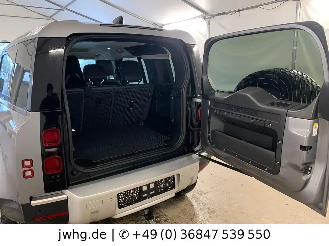 Land Rover Defender 110 - Thumbnail 5