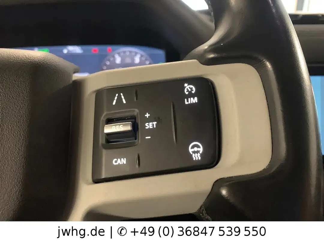 Land Rover Defender 110 - Thumbnail 9