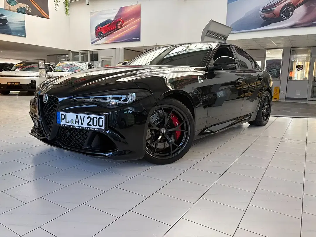Alfa Romeo Giulia Quadrifoglio - foto 1
