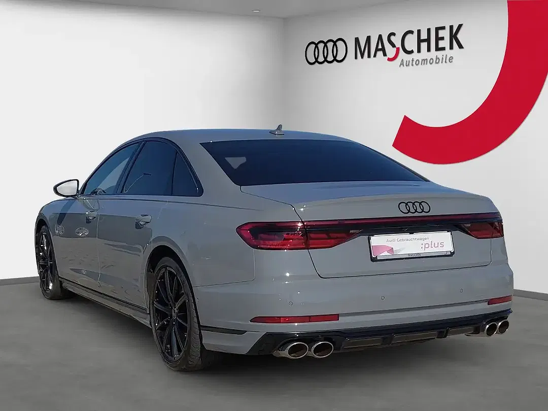 Audi S8 - Thumbnail 3
