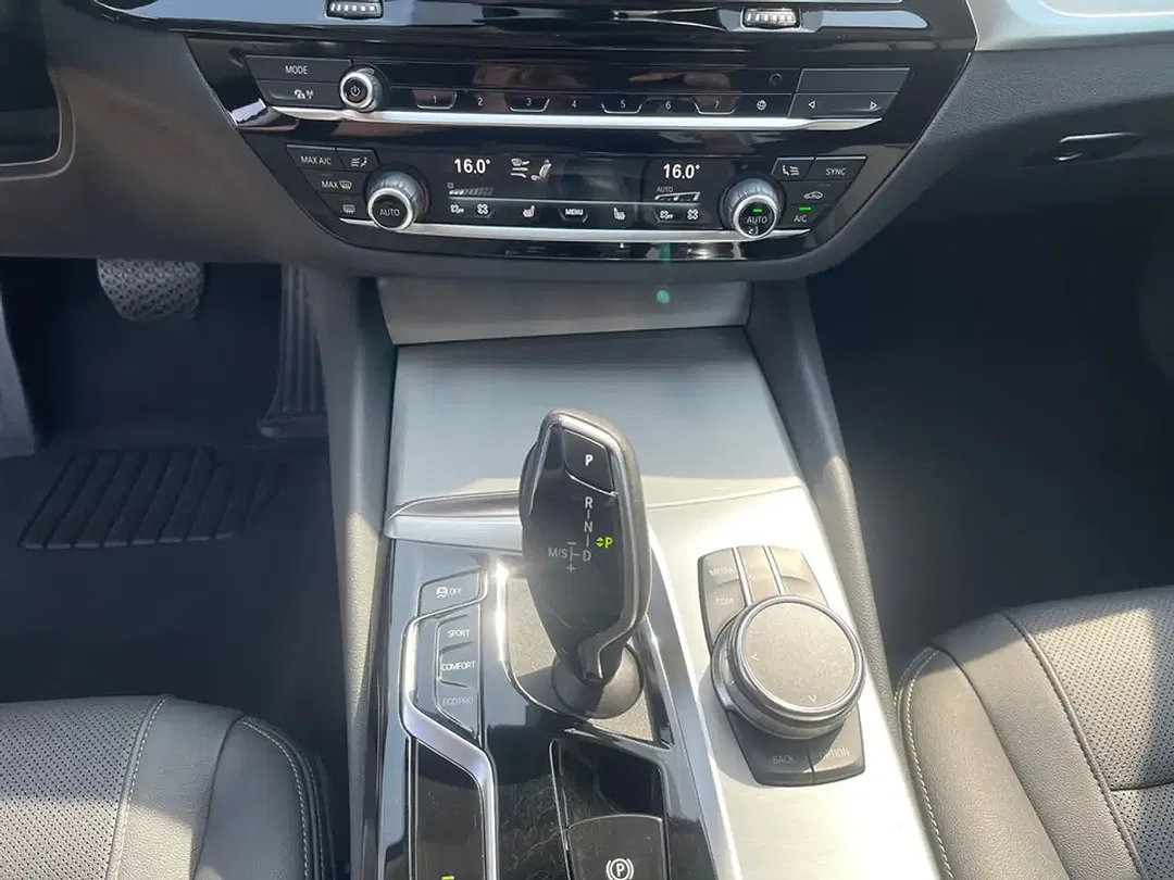 BMW 530 xDrive - Thumbnail 12