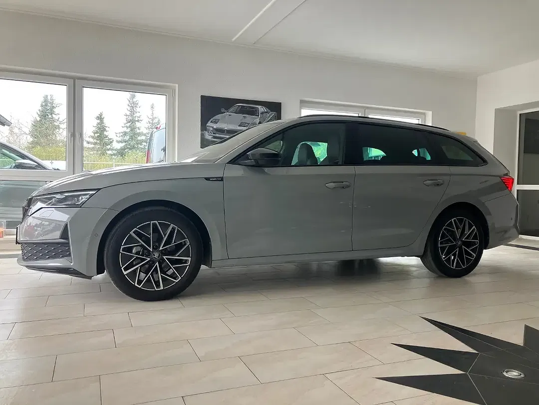 Skoda Octavia 1.5 TSI MHEV DSG Sportline - Thumbnail 2