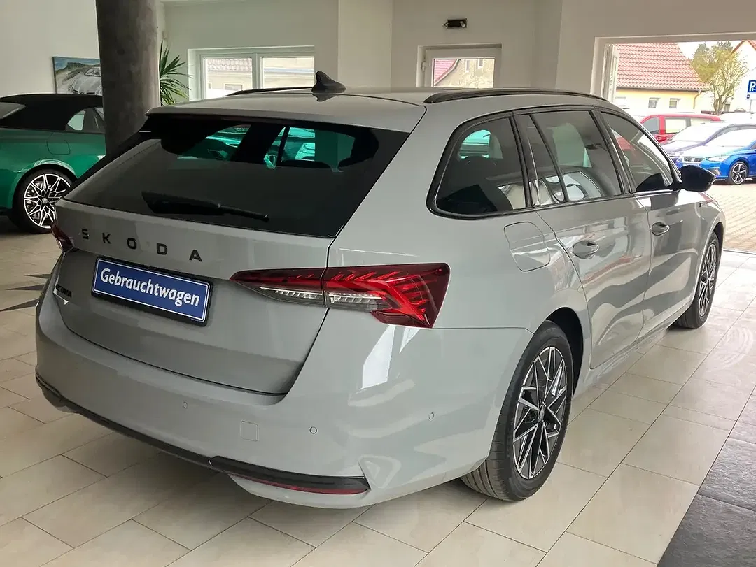 Skoda Octavia 1.5 TSI MHEV DSG Sportline - Thumbnail 4