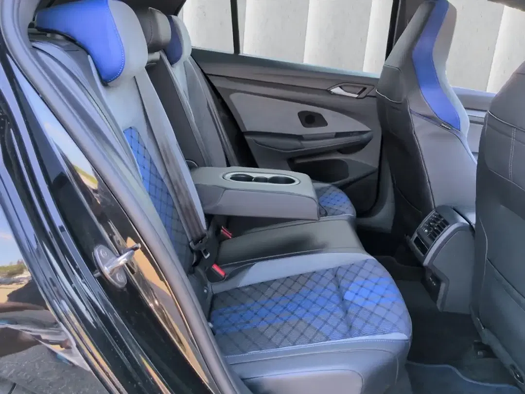 Volkswagen Golf R Performance - Thumbnail 8