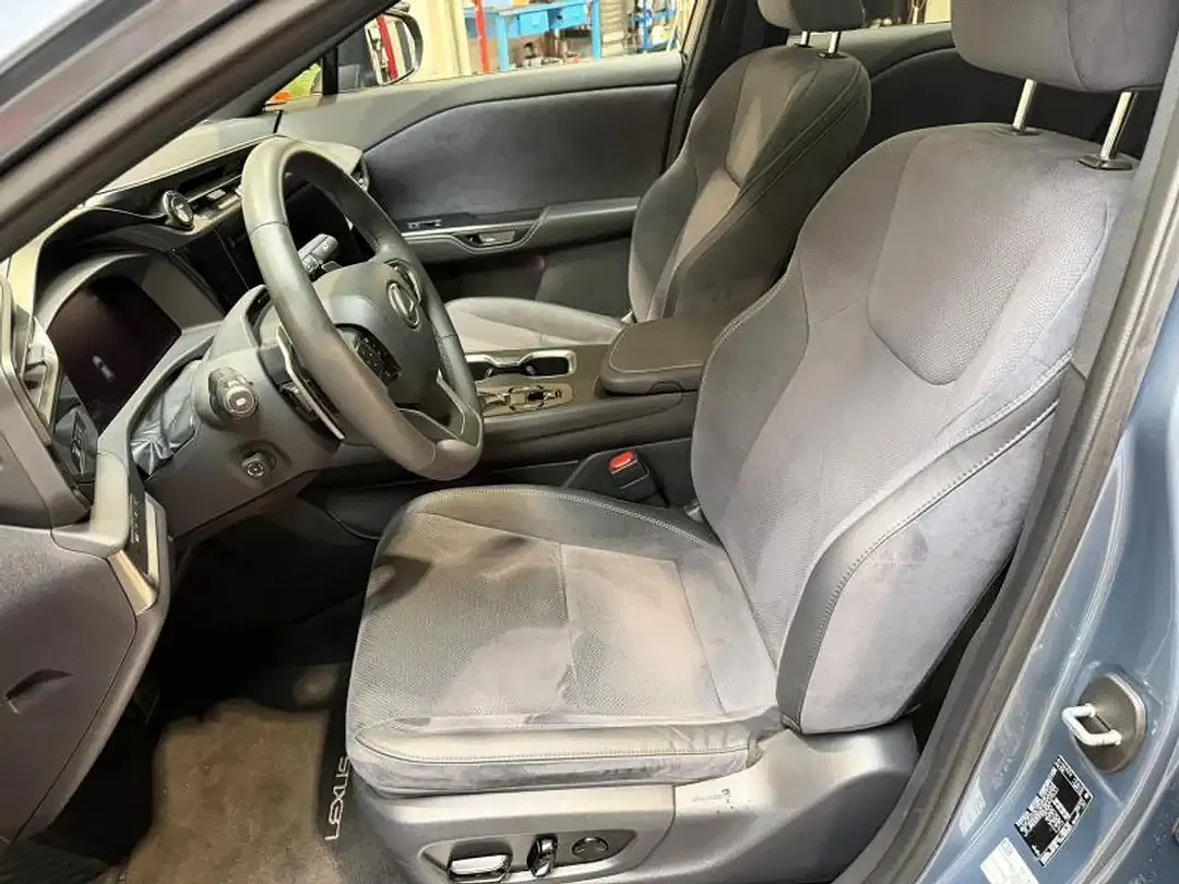 Lexus RZ - Thumbnail 4