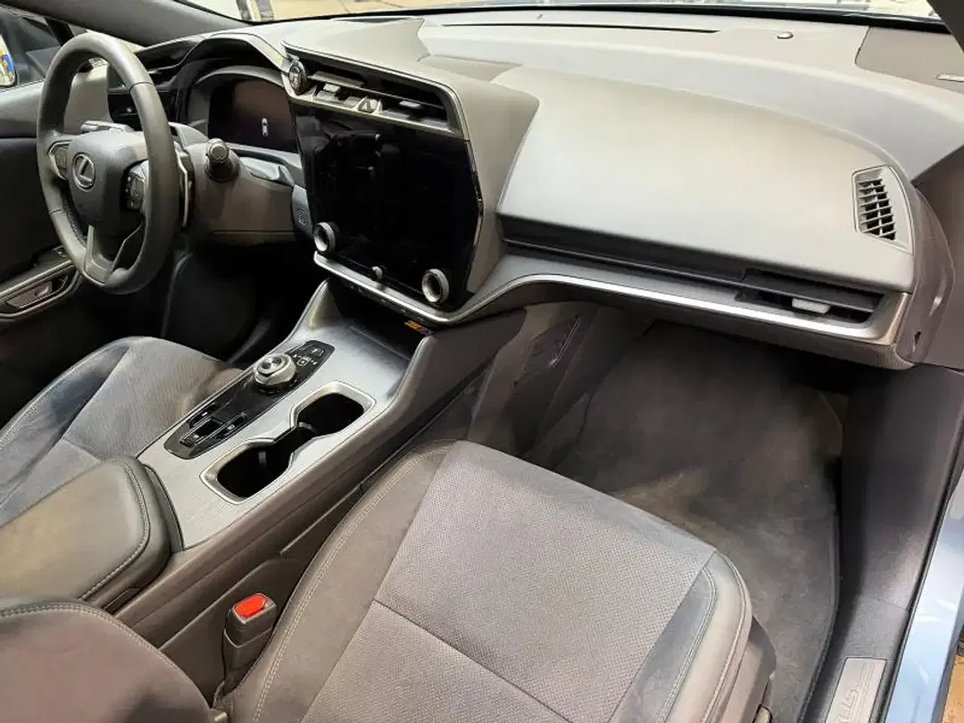 Lexus RZ - Thumbnail 7