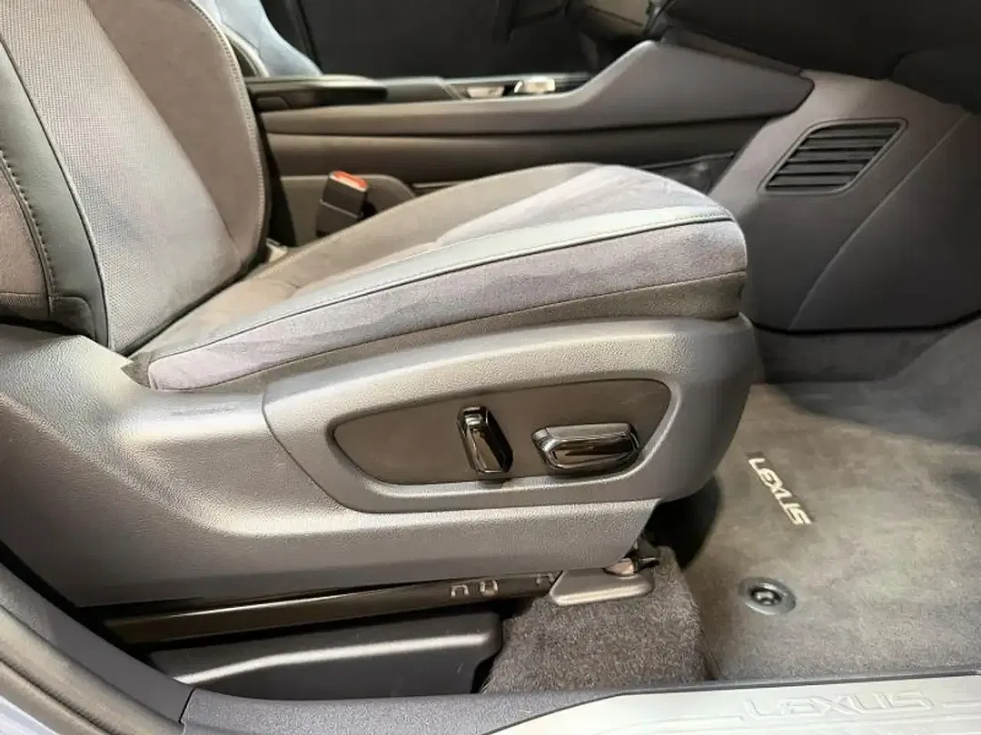 Lexus RZ - Thumbnail 8