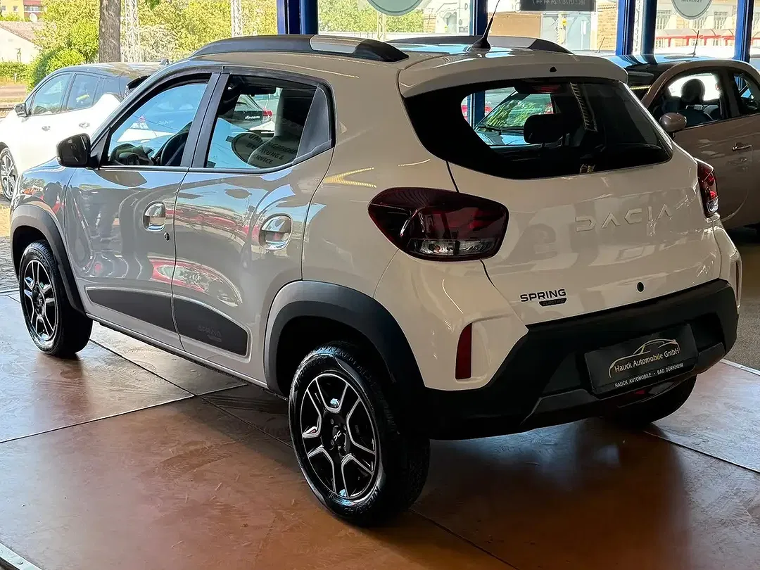 Dacia Spring EV Essential - Thumbnail 3