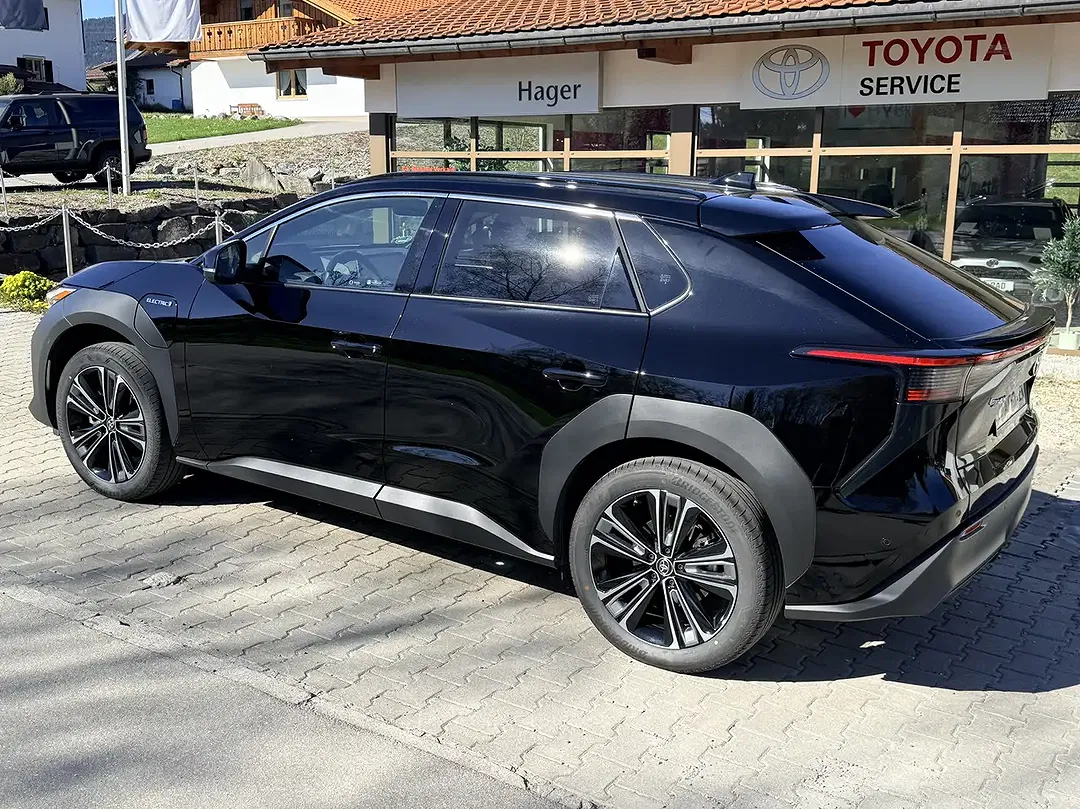 Toyota bZ4X - foto 2