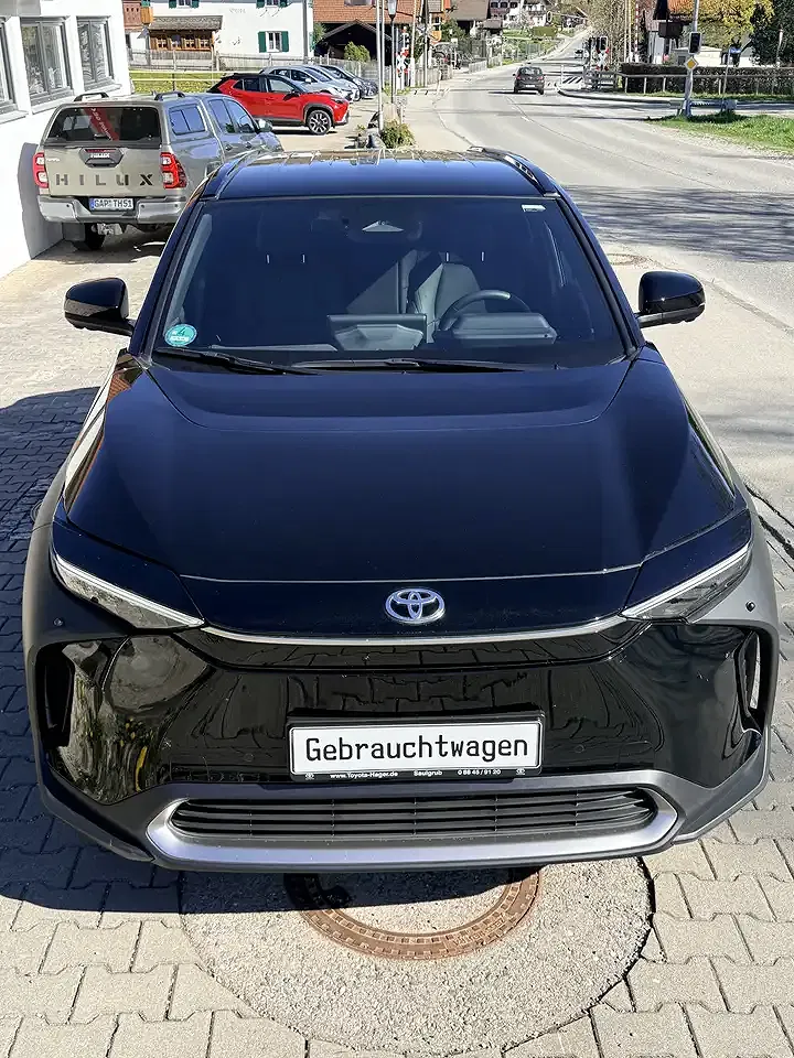 Toyota bZ4X - Thumbnail 5