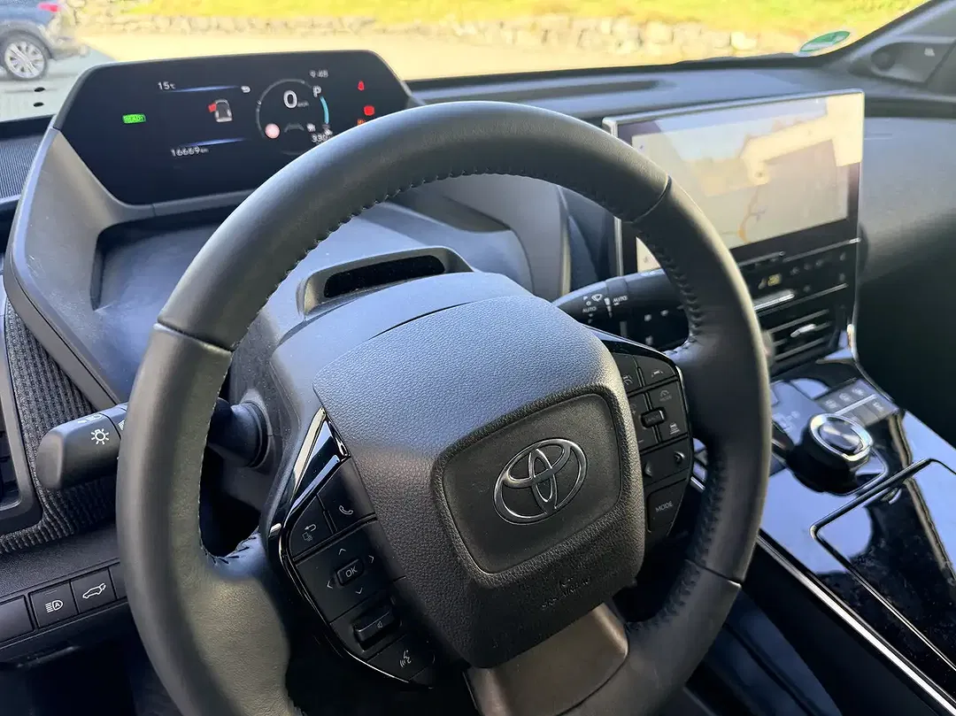 Toyota bZ4X - Thumbnail 9