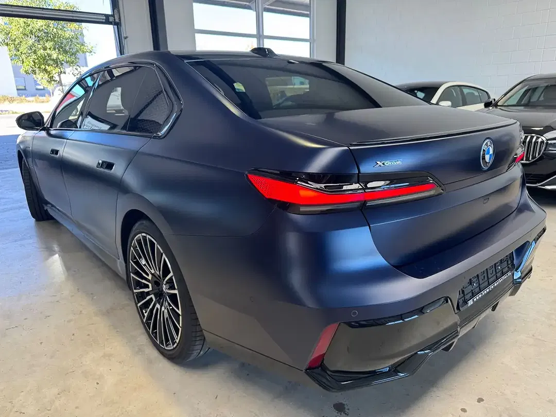 BMW 750 xDrive M Sport Pro Individual Lounge - Thumbnail 5
